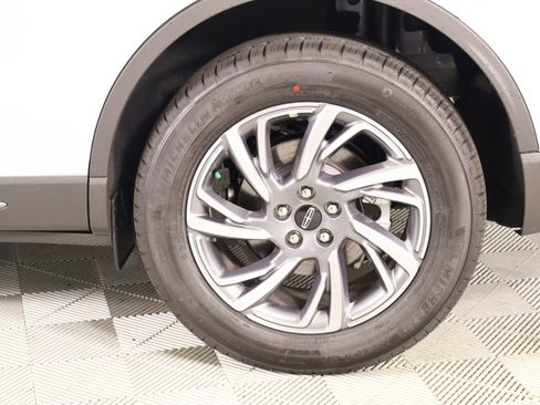 New 2026 Lincoln Corsair Premiere FWD image 19