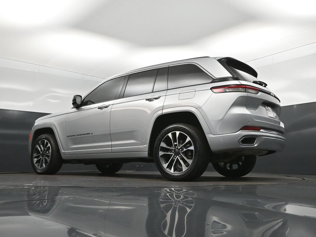 Used 2023 Jeep Grand Cherokee Overland RWD image 40