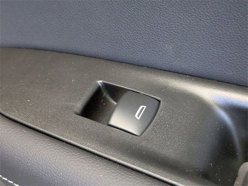 New 2025 Chevrolet Blazer LT w/ Convenience Package image 31