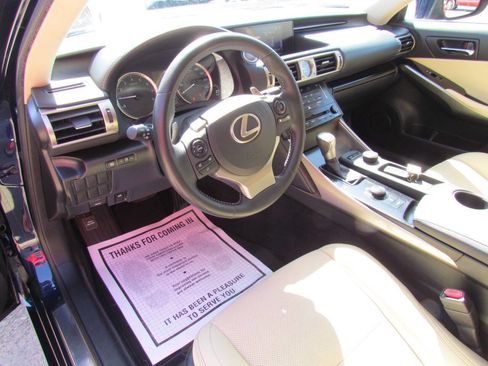 Used 2014 Lexus IS 250 RWD image 9