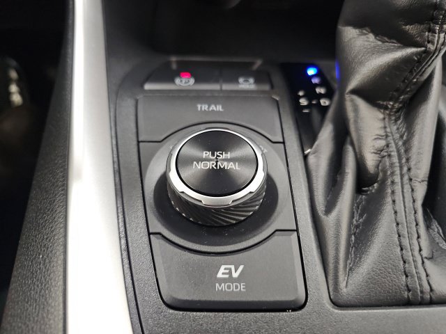 Certified 2025 Toyota RAV4 LE AWD/4WD image 24