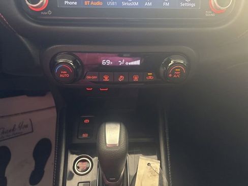 Used 2022 Nissan Kicks SR FWD image 11