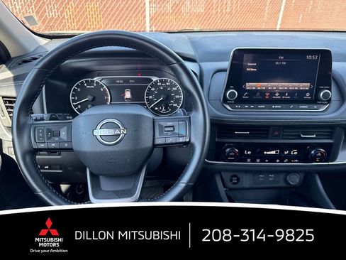Used 2025 Nissan Rogue SV AWD/4WD image 16