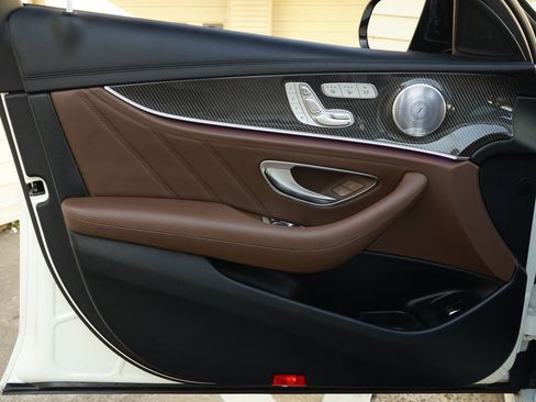 Used 2019 Mercedes-Benz E 63 AMG S image 25
