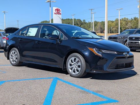 New 2026 Toyota Corolla LE image 7