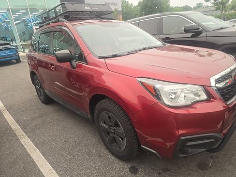 Used 2018 Subaru Forester 2.5i w/ Alloy Wheel Package AWD/4WD image 2