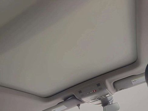 Certified 2026 Volkswagen Taos SE image 15