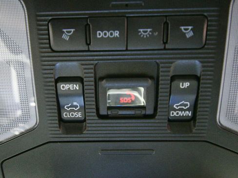 Used 2023 Toyota RAV4 XSE w/ Weather Package AWD/4WD image 18