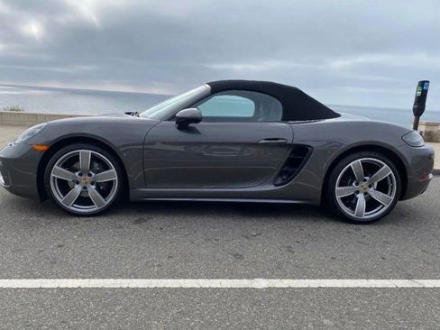 Used 2022 Porsche 718 Boxster RWD image 5