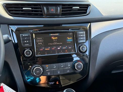 Certified 2022 Nissan Rogue Sport S image 19