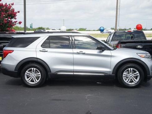 Used 2022 Ford Explorer XLT RWD image 5