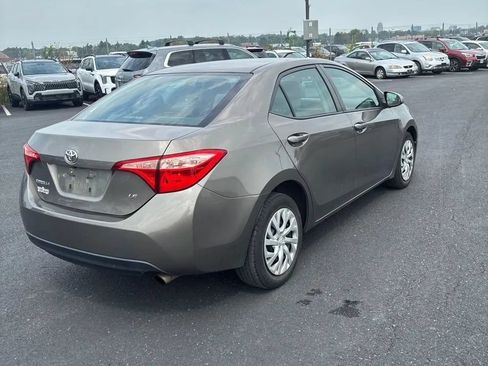 Used 2017 Toyota Corolla LE FWD image 5