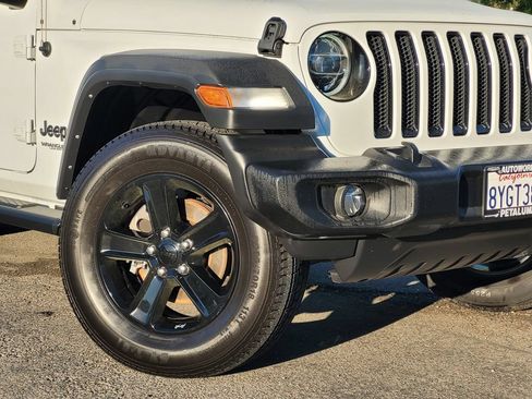 Used 2021 Jeep Wrangler Unlimited Sport AWD/4WD image 3