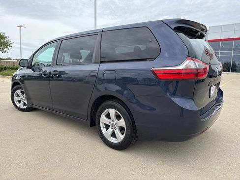 Used 2020 Toyota Sienna L FWD image 5