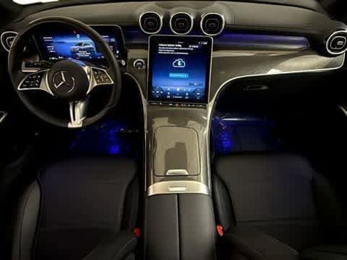 Used 2024 Mercedes-Benz GLC 300 4MATIC image 5
