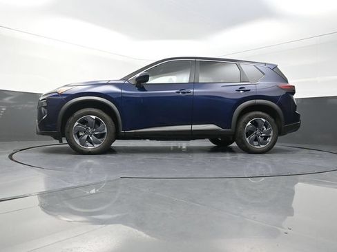 Used 2025 Nissan Rogue SV FWD image 33