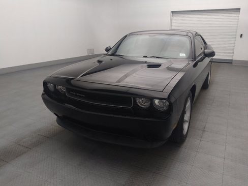 Used 2014 Dodge Challenger SXT RWD image 15