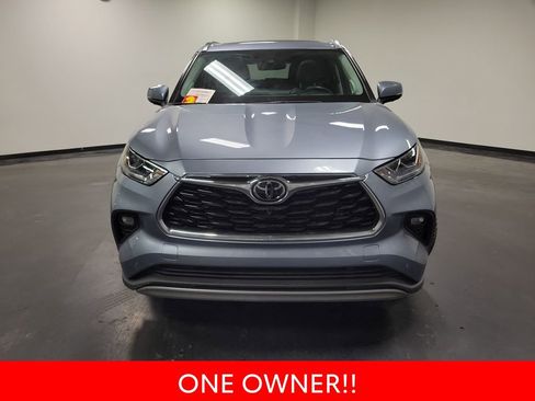 Used 2022 Toyota Highlander Platinum image 3