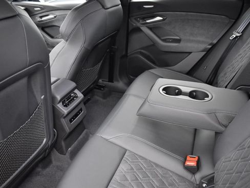 New 2027 Audi SQ6 e-tron Premium Plus AWD/4WD image 17