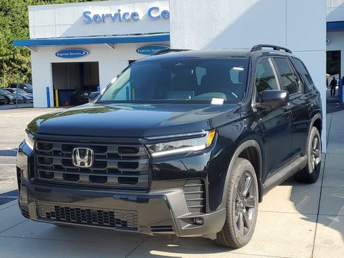 New 2026 Honda Pilot Sport image 3