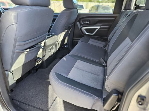 Used 2021 Nissan Titan SV w/ SV Convenience Package image 17