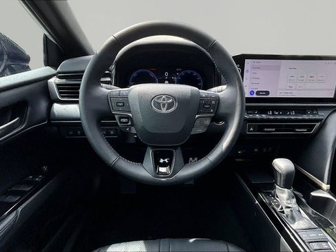 Used 2025 Toyota Camry XSE FWD image 10
