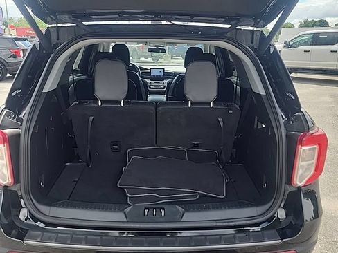 Used 2023 Ford Explorer XLT w/ Equipment Group 202A AWD/4WD image 10