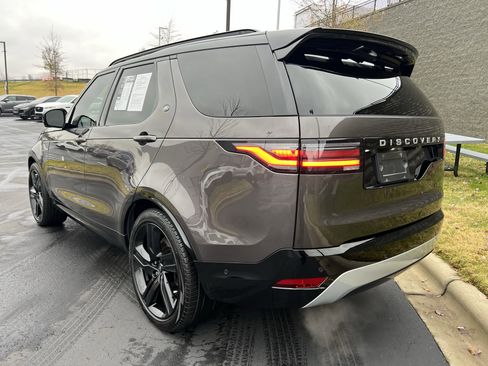 Certified 2024 Land Rover Discovery Metropolitan Edition image 4
