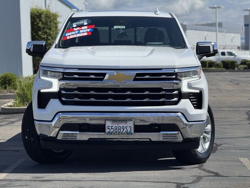 Used 2022 Chevrolet Silverado 1500 LTZ w/ LTZ Premium Package RWD image 2