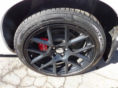 Used 2011 Dodge Challenger R/T image 10