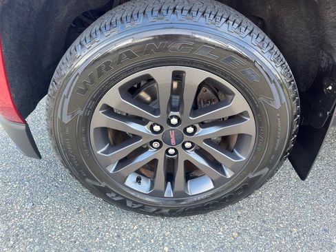 Used 2019 GMC Canyon SLE w/ Elevation Edition AWD/4WD image 6