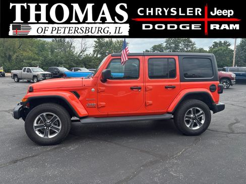 Used 2018 Jeep Wrangler Unlimited Sahara w/ Cold Weather Group AWD/4WD image 4