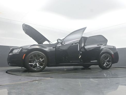 Used 2022 Chrysler 300 Touring w/ Sport Appearance Package RWD image 57