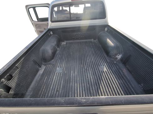 Used 2003 Toyota Tacoma PreRunner RWD image 19