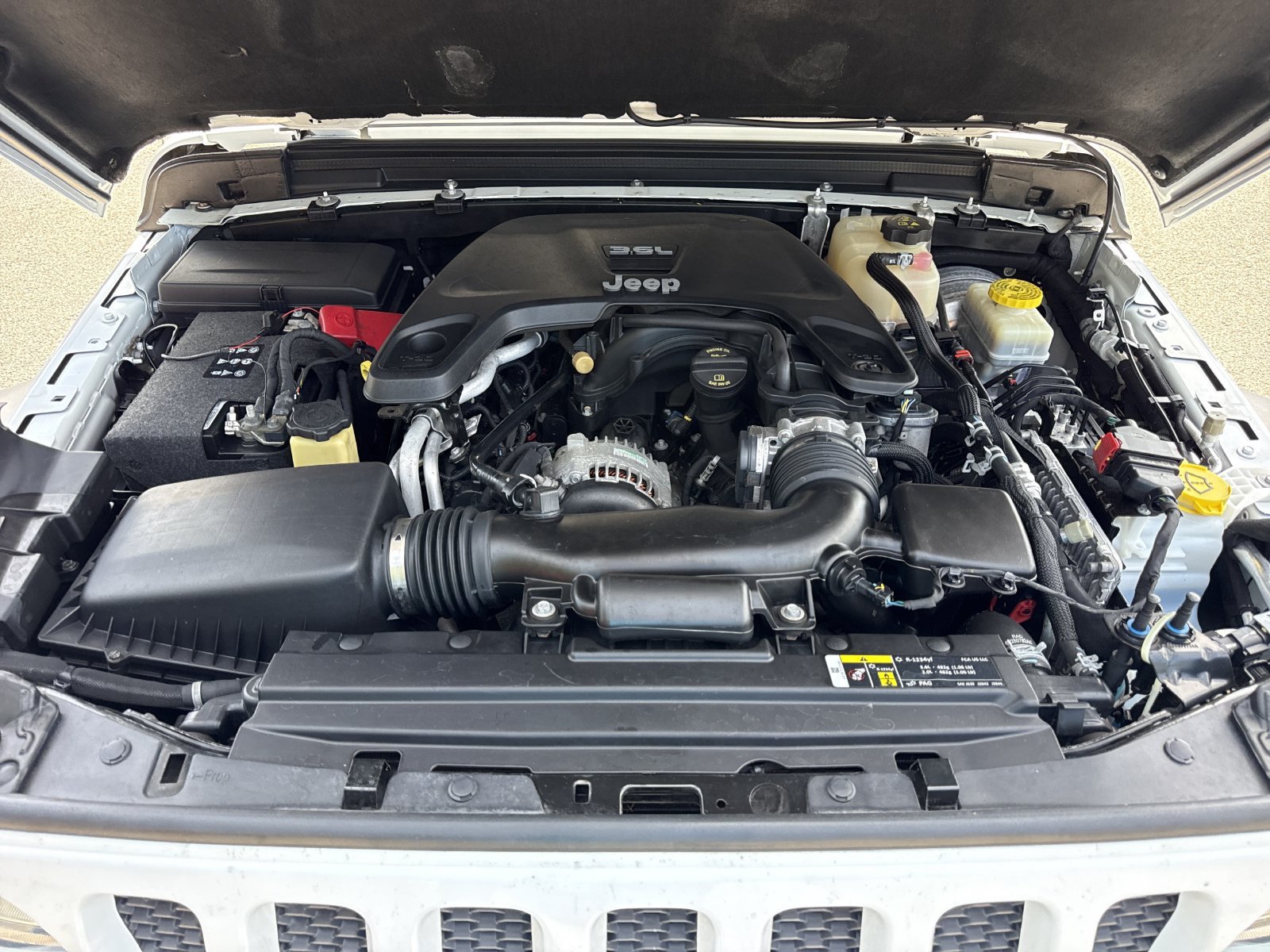 Used 2018 Jeep Wrangler Unlimited Sport S AWD/4WD image 32