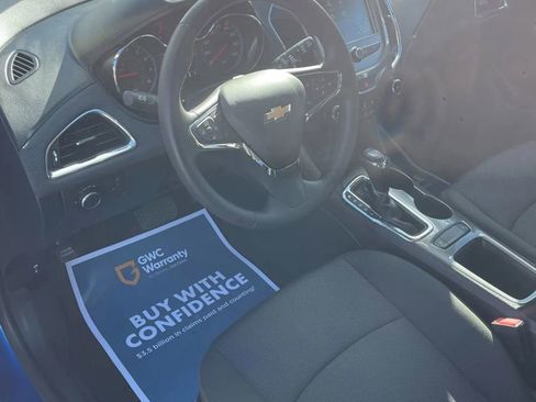 Used 2018 Chevrolet Cruze LT w/ Convenience Package image 7