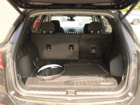 Used 2020 Chevrolet Equinox LT w/ Driver Convenience Package FWD image 11