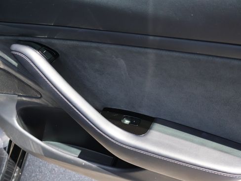 Used 2018 Tesla Model 3 Mid Range RWD image 13