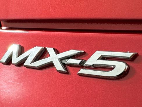 Used 2017 MAZDA MX-5 Miata RF Club image 9