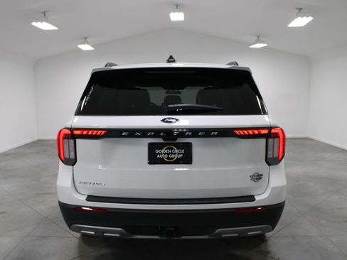 New 2026 Ford Explorer Active image 7