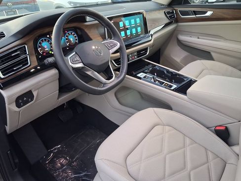 New 2026 Volkswagen Atlas SE FWD image 7