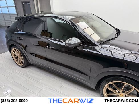 Used 2023 Porsche Cayenne Turbo GT image 27