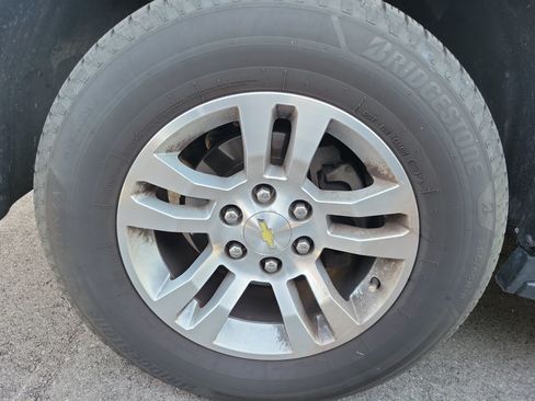 Used 2018 Chevrolet Suburban LT AWD/4WD image 6