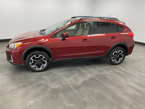 Used 2017 Subaru Crosstrek 2.0i Premium AWD/4WD image 3