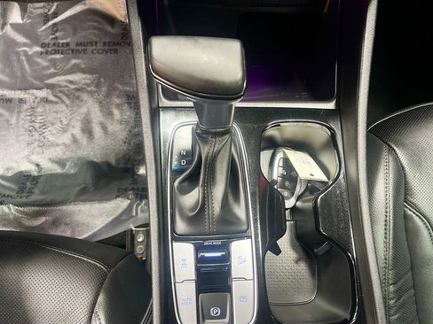 Used 2024 Hyundai Santa Cruz Limited AWD/4WD image 17