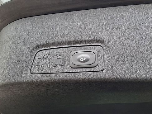Used 2017 Lincoln MKC Select w/ Select Plus Package AWD/4WD image 30