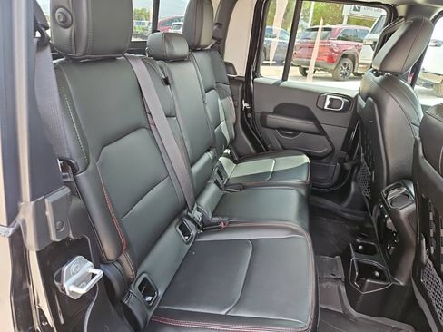 Used 2023 Jeep Gladiator Rubicon w/ Trailer Tow Package AWD/4WD image 27