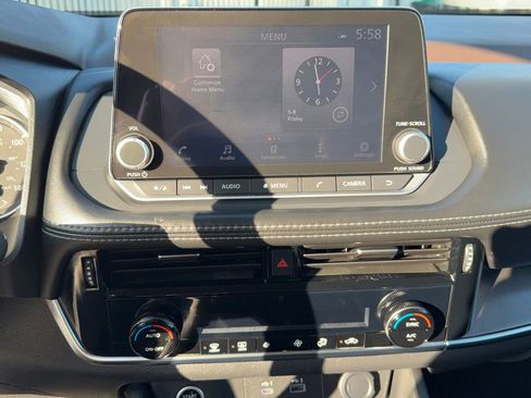 Used 2023 Nissan Rogue SV FWD image 20
