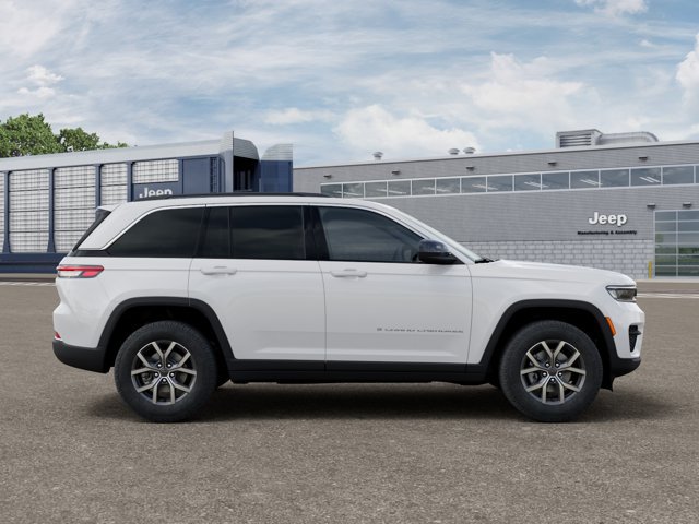 New 2027 Jeep Grand Cherokee Laredo RWD image 21