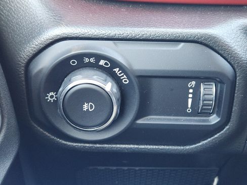 Used 2023 Jeep Wrangler Rubicon image 23